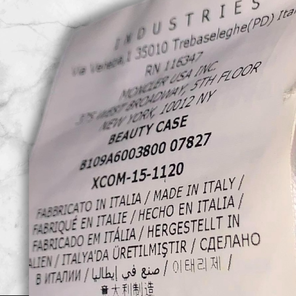 Moncler Black Embossed Leather Beauty Case Makeup Pouch Made in Italy - Picture 8 of 10